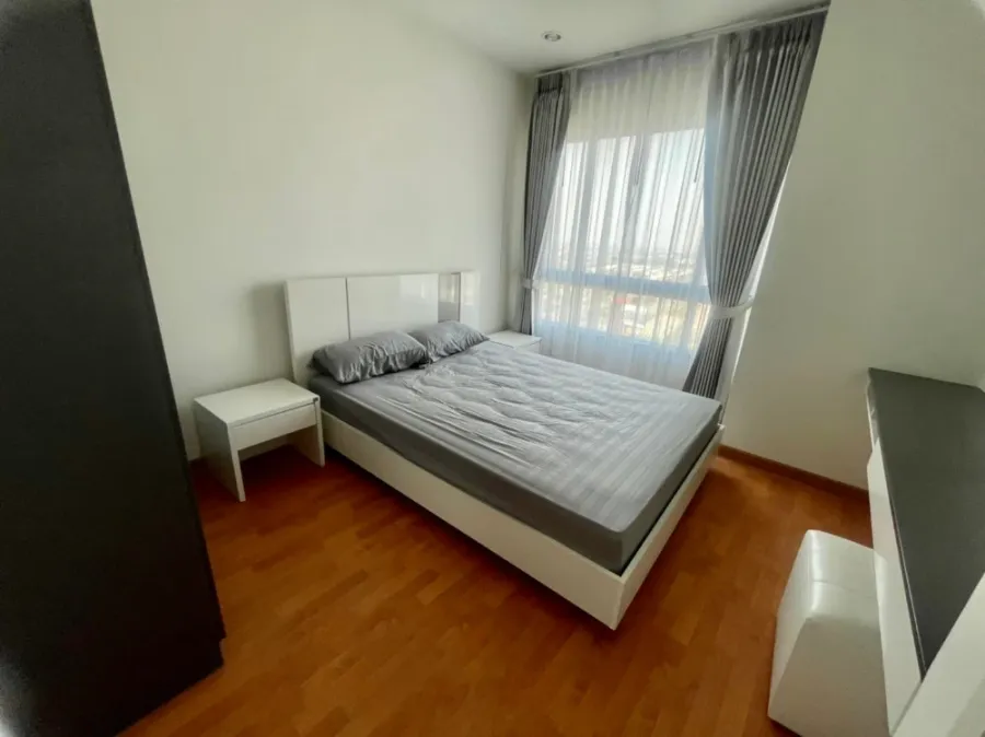 For rent: The President Petchkasem-Bang Khae, high floor, fully furnished, spacious and comfortable room. Reserve now before it's too late.