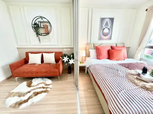 For rent, Lumpini Ville On Nut 46, very beautiful room, decorated in a very nice style. Quiet, private corner room. If interested, reserve now.