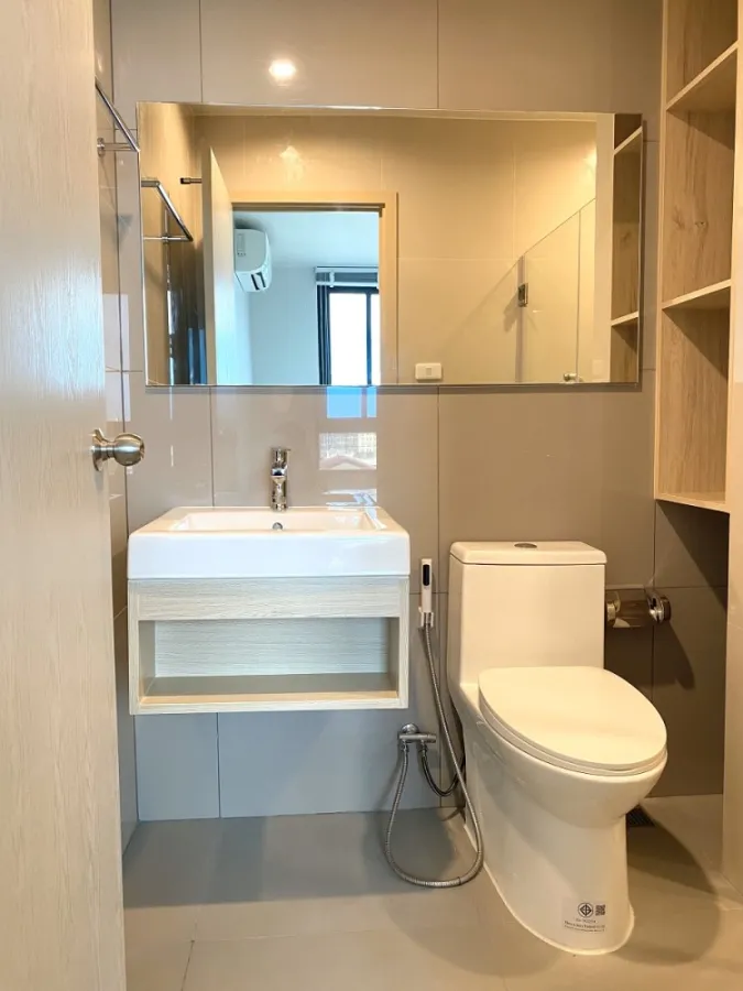 Condo for rent at NUE Noble Ngamwongwan ห้องพร้อมอยู่ Furniture Build-in ไม่จองคือพลาด