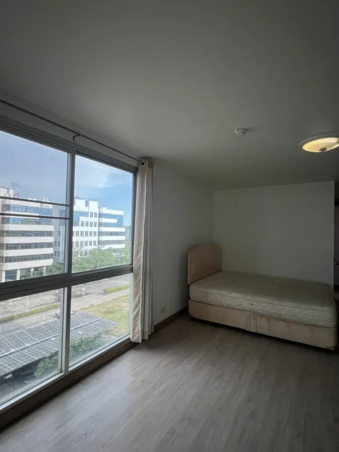 Sunshine Condominium for rent. A comfortable condo near the expressway and lifestyle amenities. Fully furnished and ready to move in.
