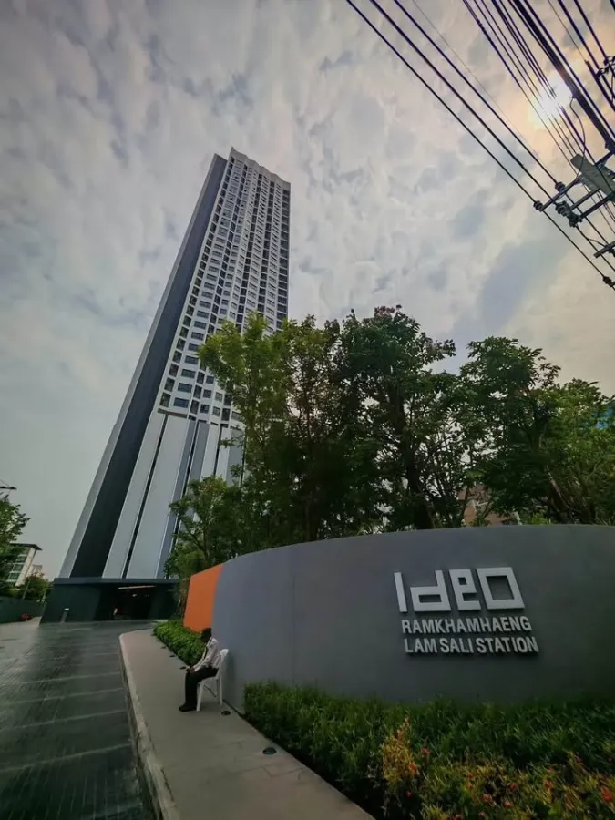 ขายดาวน์ ไอดีโอ รามคำแหง - ลำสาลี สเตชั่น ห้อง One Bed Hybrid ชั้น 32 สูงมากเวอร์ รับลมดีสุดๆ ต้องจัดแล้ว