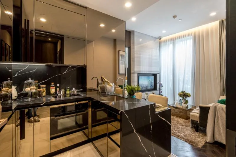 Condo sales down, The Esse Sukhumvit 36, east city view, do not wait.