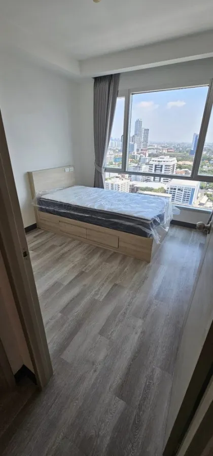 For sale/rent True Thonglor Condo, beautifully decorated. Fully furnished + electrical appliances Reserve quickly.