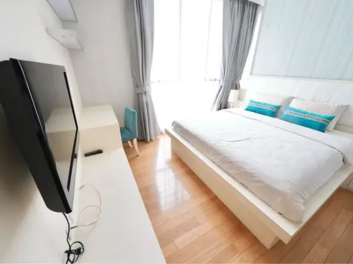 Condo for sale, Aqua Sukhumvit 49, fully furnished room, ready to move in, complete facilities, just come and move in.