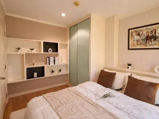 Selling Lumpini Ville Ratburana-Riverview, beautifully decorated unit with a coordinated color scheme and high-quality built-in furniture. Book now! images