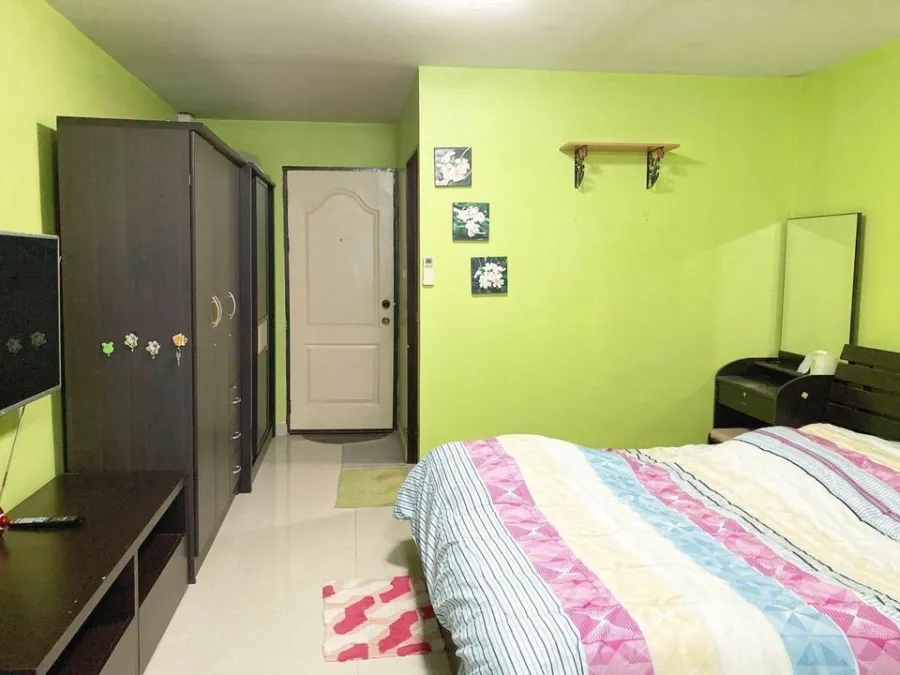 Condo for rent, Regent Home 1, Phahonyothin 67, studio room, decorated in bright colors, low price, just come and move in.