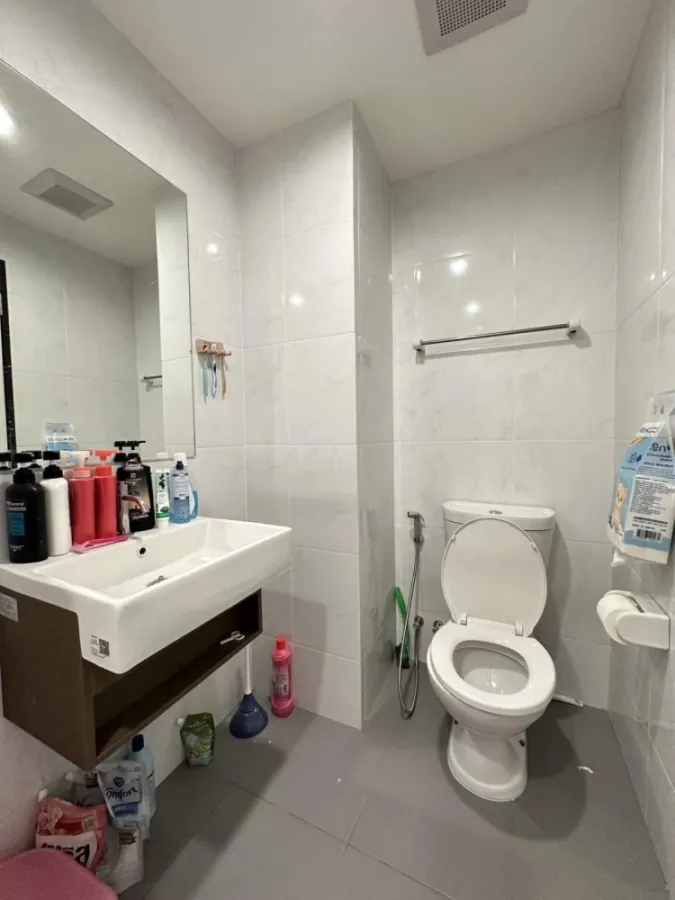 For rent: Grene Donmuang-Songprapha, fully furnished room, move-in ready. Book now!