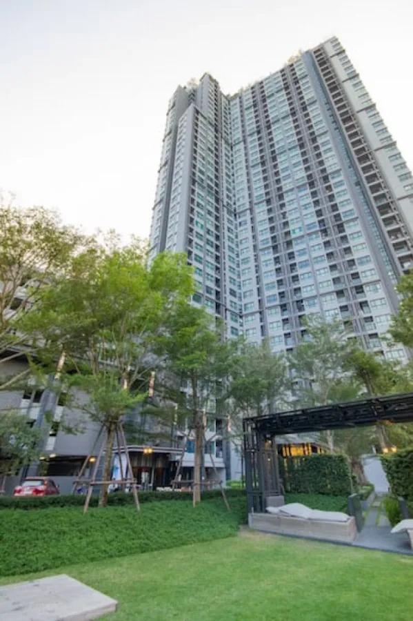 Condo for sale, The Base Park West, 20th floor, corner room, city view, fully furnished, good location, good investment, don't wait!!