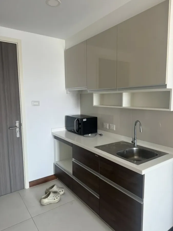 For rent: Supalai Premier Charoen Nakhon, spacious room, ready to move in! Just bring your bags!!!