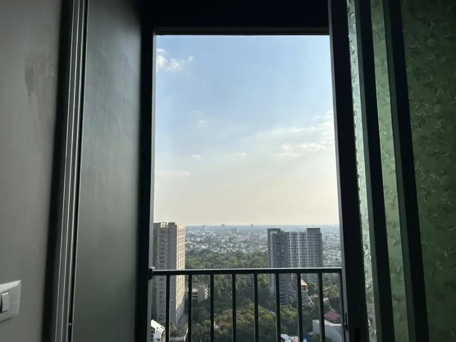 ให้เช่า Elio Sathorn-Wutthakat ห้องชั้นสูง ลมดี วิวเมือง ห้องกว้างขวาง จองเลย
