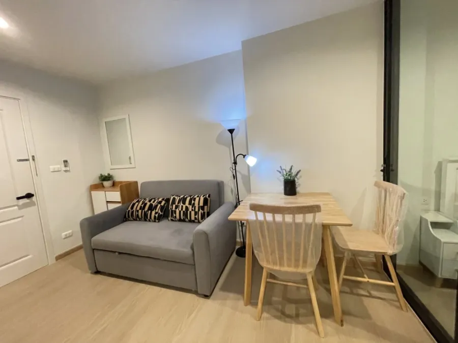 Condo for rent at Terra Residence Phase 1. The unit is partitioned into separate, clearly defined zones. Amazing price! Book now, don't wait!