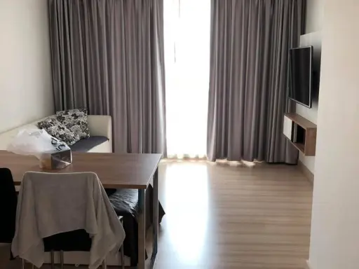 Condo for sale, The Hotel Service, 2 bedrooms, 1 bathroom, ready to move in. You can carry the bag. It's urgent.