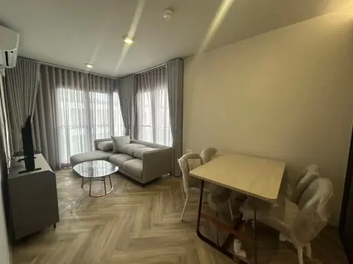 For rent: Chapter Thonglor 25, 2 Beds 2 Baths, fully furnished, just bring your bags and move in.