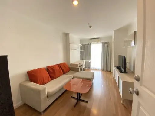 For rent, Lumpini Park Riverside - Rama 3, 21st floor, river view, beautiful room, fully furnished, ready to move in. Book now.