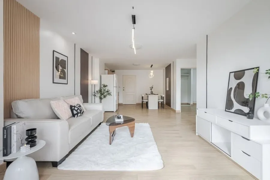 Selling a large Prima Srinakarin condo, perfect for families and couples. Enjoy a peaceful and private atmosphere. Don't miss out!