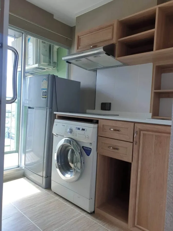For rent: Lumpini Place Srinakarin-Huamak Station. A comfortable and fully furnished apartment.