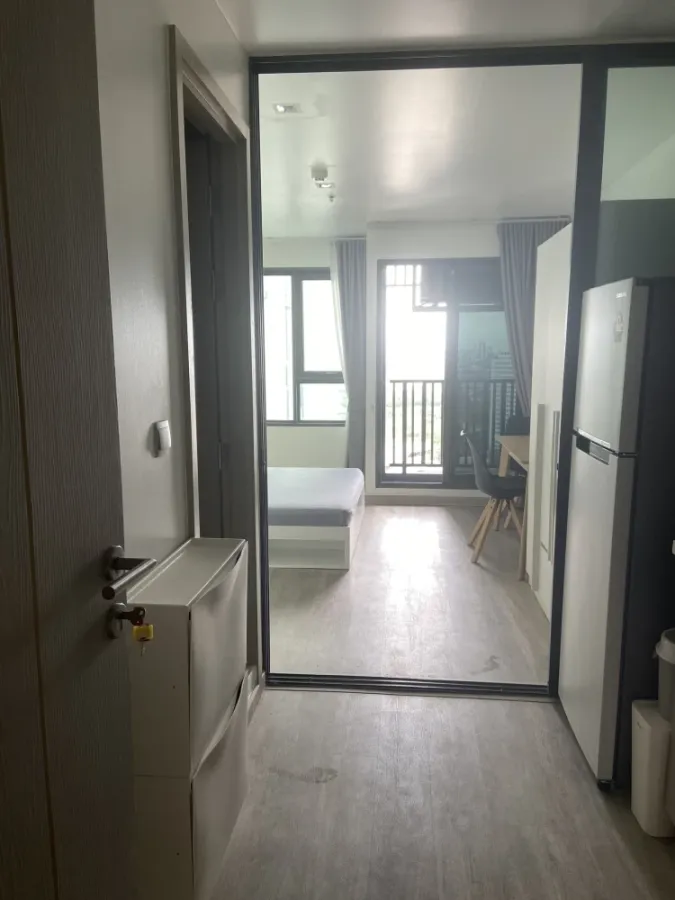 For rent: Life Ladprao, a nice room with complete furniture and electrical appliances. Don't miss out on this great deal.