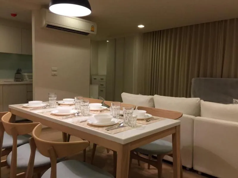 ขาย/ให้เช่า liv@49 (sukhumvit 49) ขนาด 3 ห้องนอน มีห้องเก็บของ ครัวกว้างๆ ใกล้bts มาก่อนได้ก่อน