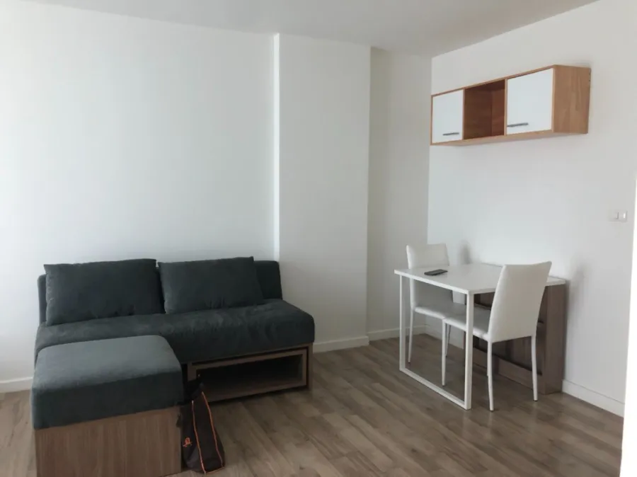 For rent, Dcondo Campus Resort Rangsit 2, 4th floor, full pool view, furniture, electrical appliances, hurry up to reserve.