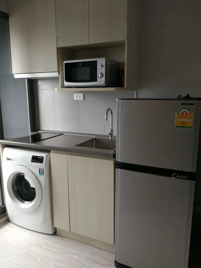 Condo for sale/rent: Ideo Mobi Sukhumvit Eastgate, 15th floor, swimming pool view, corner room, built-in furniture + electrical appliances + washing m