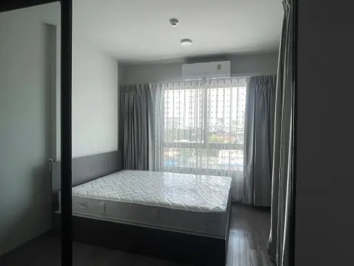 For rent: Monte Rama 9, Building B, 7th floor. Fully furnished and ready to move in. View of Rajamangala National Stadium, morning sun. Book now!