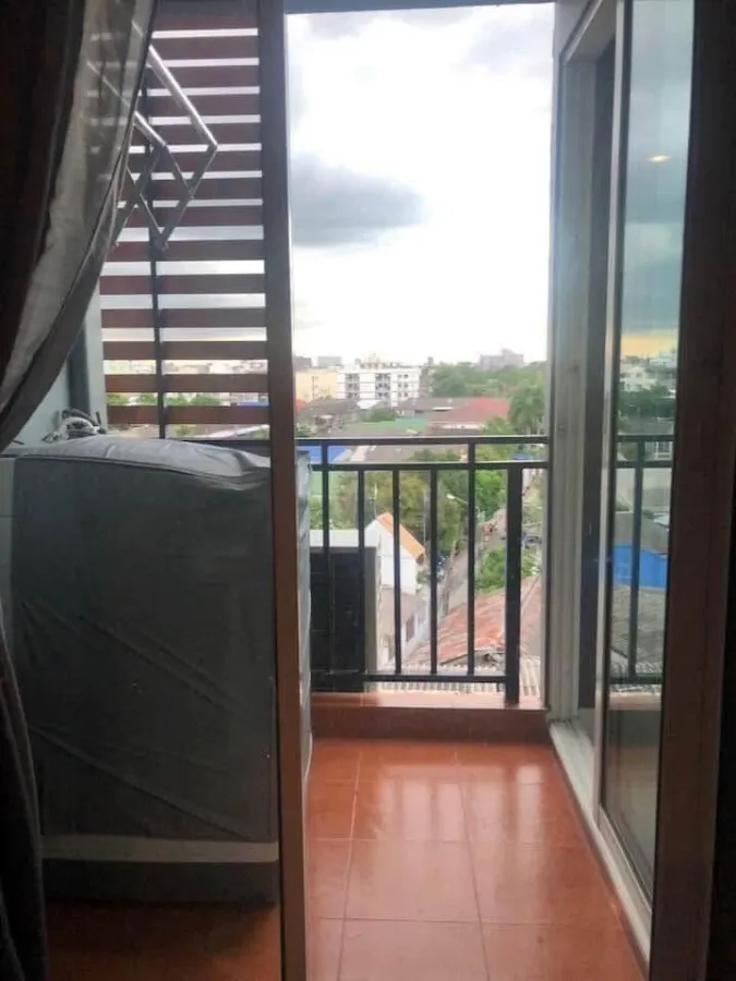 For rent: Regent Home 12 Ladphrao 41, studio room, fully furnished, just bring your bags and move in.