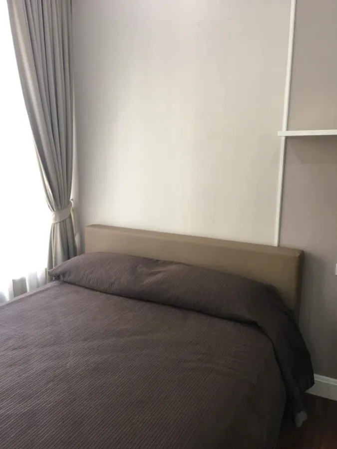 Condo for rent, Q Langsuan, large room, partitioned, beautifully decorated, comfortable to live in. Book first, get first.