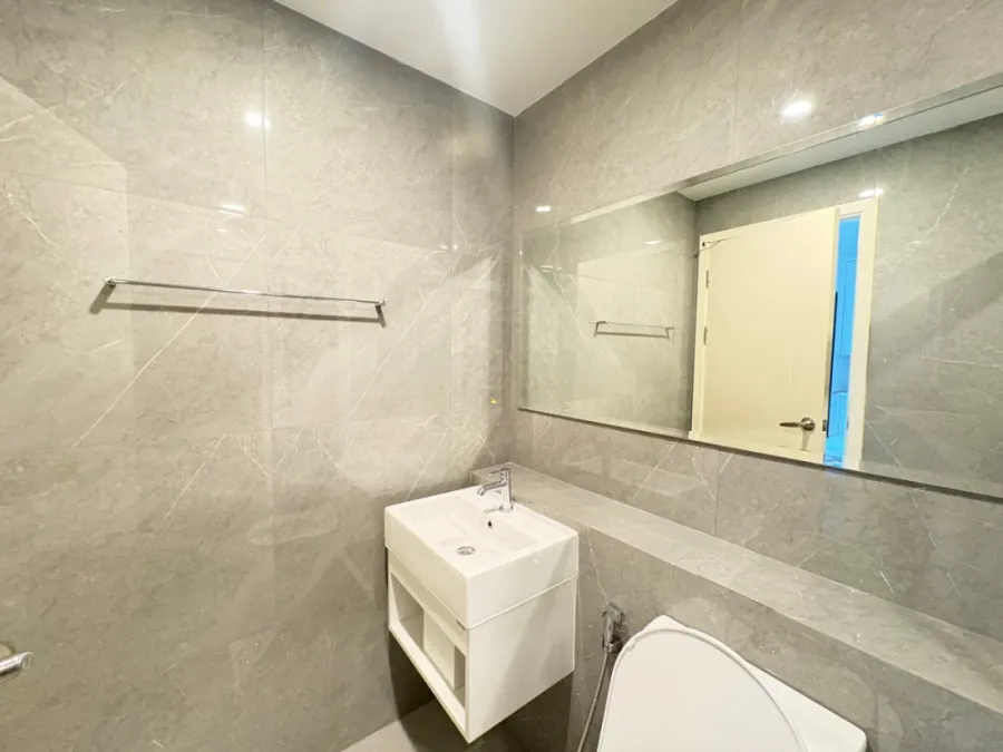 ให้เช่า Blue Sukhumvit 89 ชั้น 7 ห้องกั้น แต่งครบ น่าอยู่ สนใจจองเลย ห้ามพลาด