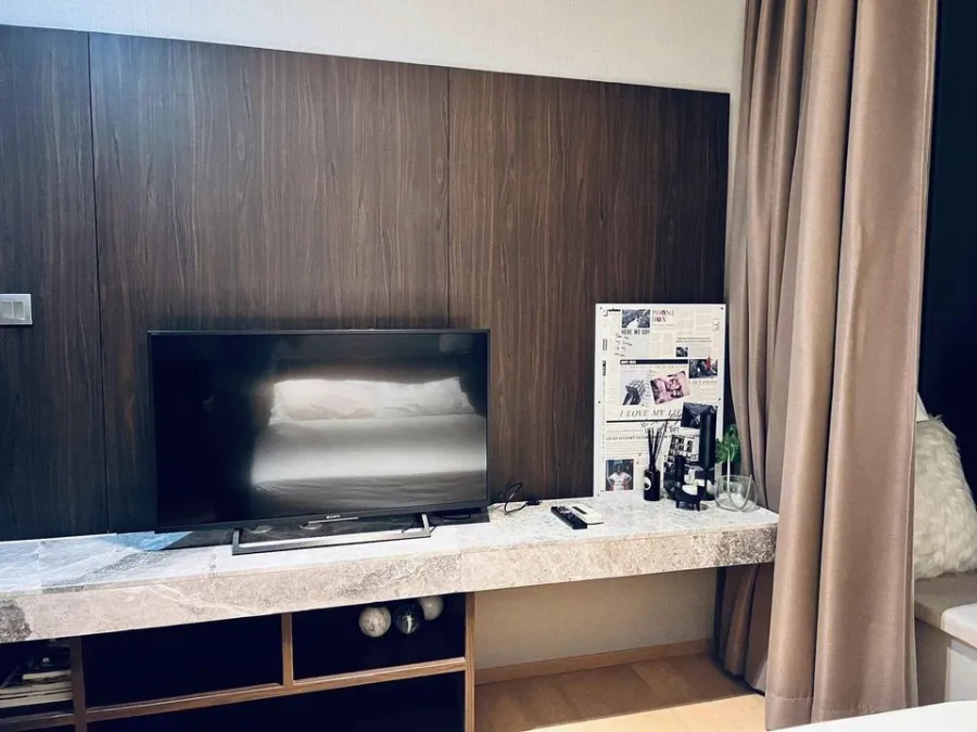 Urgent for rent!! Condo Saladaeng One, luxury condo, good location, convenient travel, near BTS Saladaeng, hurry and reserve now!!