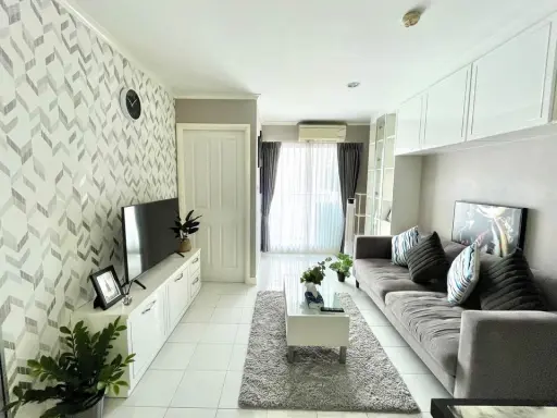 For rent: Lumpini Park Riverside - Rama 3, chic gray room. The view of the city and Chao River is very beautiful. Don't miss it.