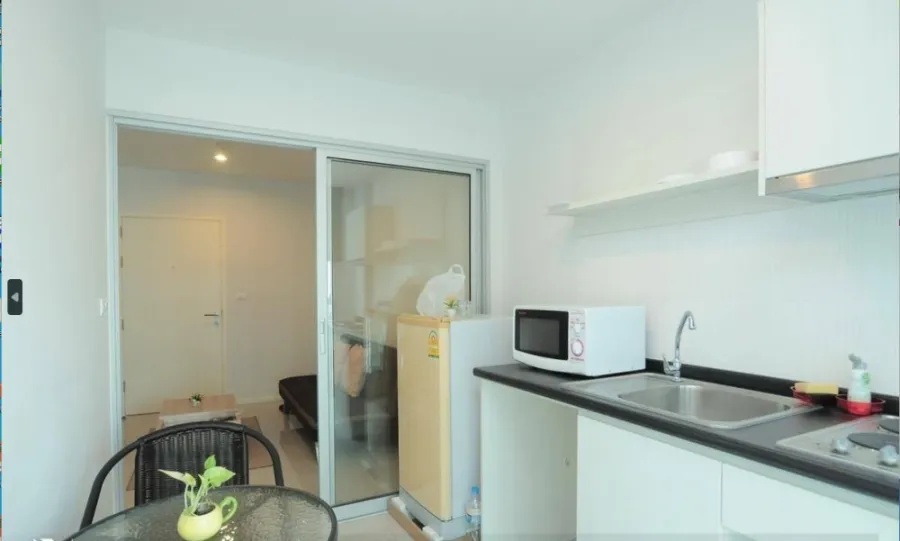 Rent a Aspire Rama 9, 17th floor, with high views with complete facilities. Don't miss it.