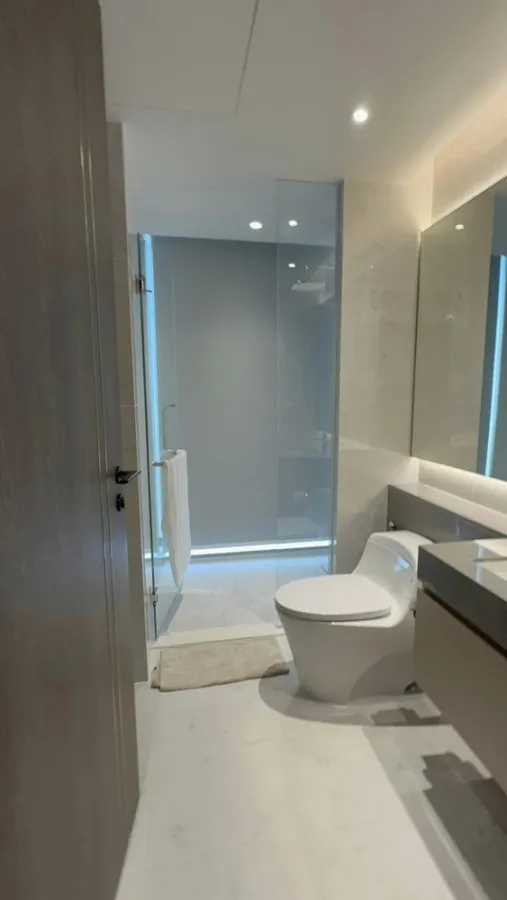 For rent: Tonson One Residence, 2 bedrooms, fully furnished, spacious room, comfortable. Ready to move in, reserve now.