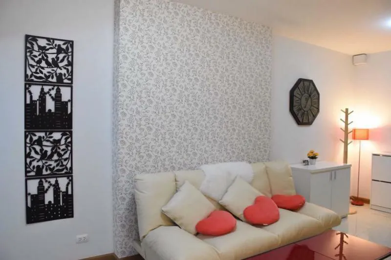 For rent, Supalai Park Ratchaphruek, Petchkasem, the front room is the best, the yellow wall is very beautiful, only 12000 baht