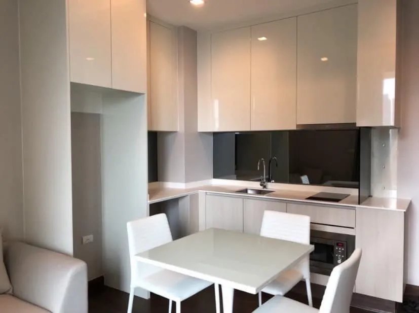 ขาย Q Condo Asoke 1 ห้องนอน 1 ห้องน้ำ เฟอร์+เครื่องใช้ไฟฟ้าพร้อม ห้ามพลาดเลยจ้า รีบจอง