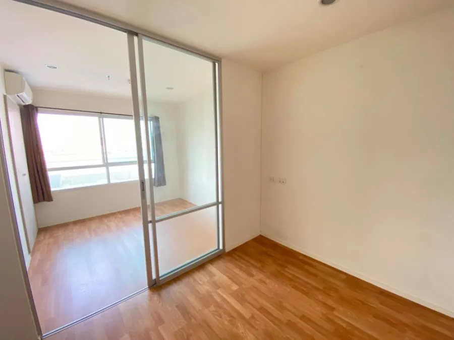 Urgent. Condo for sale, Lumpini Park Petchkasem 98, empty room, 1 bedroom, 1 bathroom, clear city view, don't miss it.