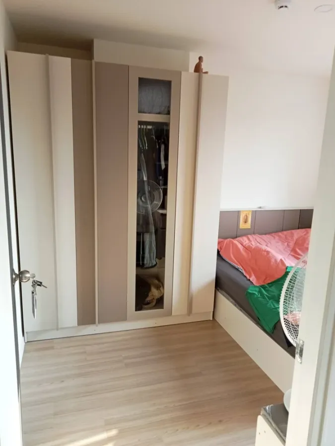 ให้เช่า Condo Lumpini Ville Chaengwattana 10 ห้องพร้อมอยู่ เฟอร์พร้อม ราคาสบายกระเป๋า จองเลย