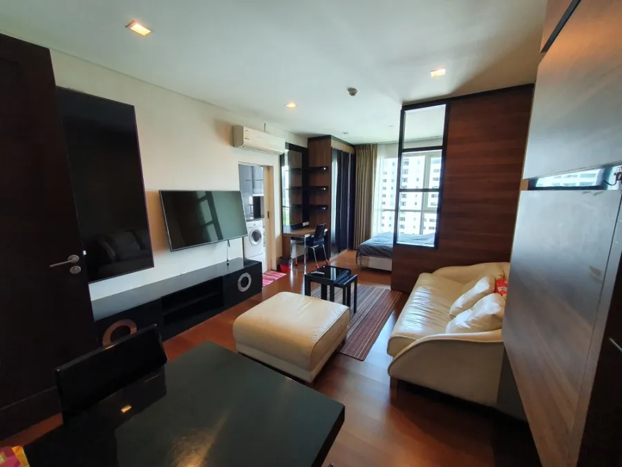 ขาย IVY Thonglor ห้องสตูดิโอ ห้องครัวแยกเป็นสัดส่วน พื้นไม้อย่างดีพร้อมเฟอร์นิเจอร์บิ้วอิน ซื้อเลย