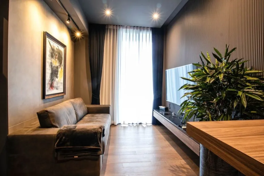 Condo for sale or rent, Munich Langsuan, luxuriously decorated, modern style + wide loft, if you miss it you will regret it.