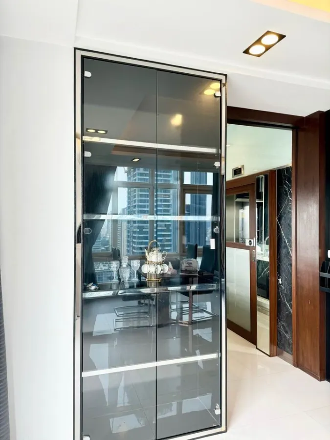 For rent: The Height Thonglor Penhouse, 26th floor, beautiful city view, with Buit-In throughout the room, fully decorated, urgent.
