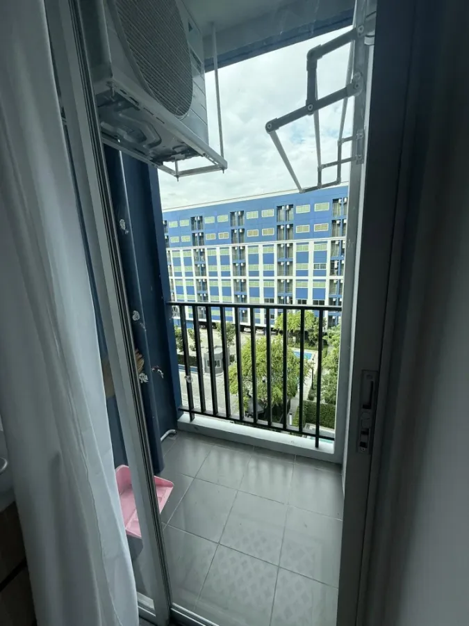 Plum Condo for rent, Chaengwattana, Don Mueang, Building B, swimming pool view, with furniture and appliances, reserve now.