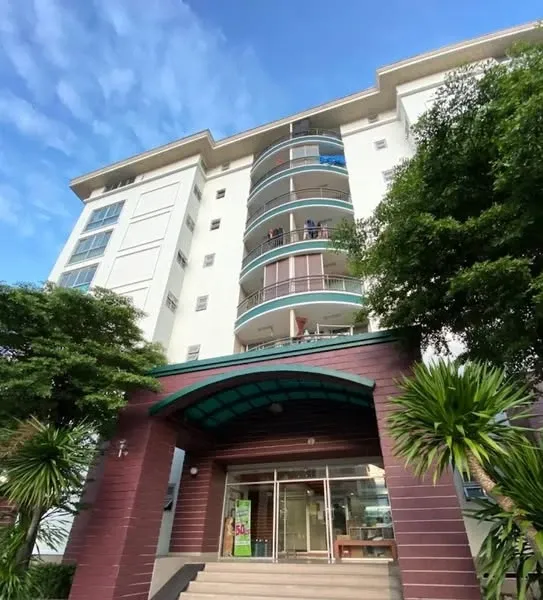 For rent: Sunshine Condo, corner room, many windows, not stuffy, book now before you miss out++