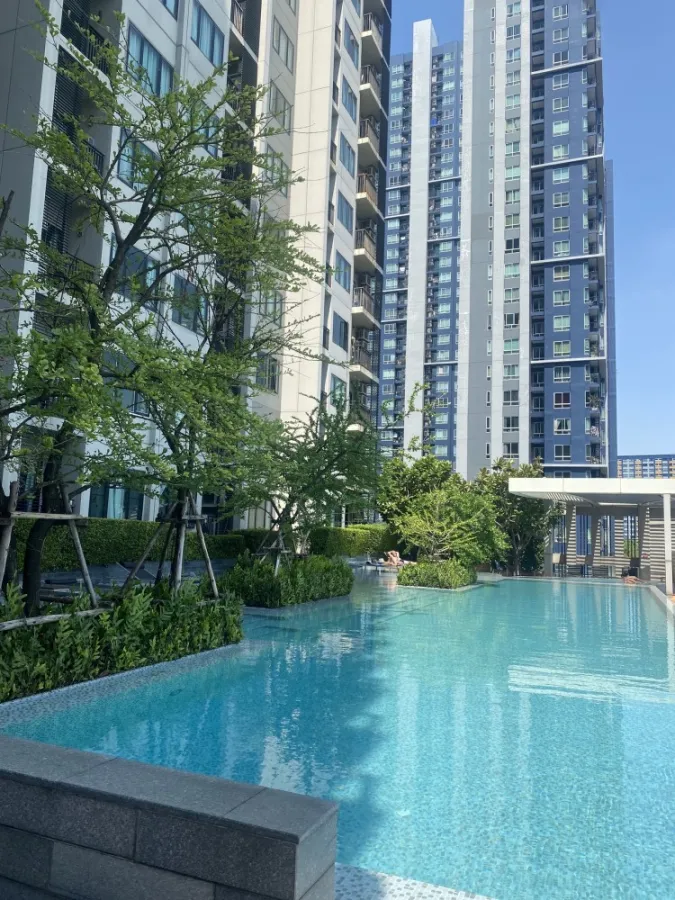 ขาย/เช่า คอนโด บลอคส์ 77 ชั้น 5 ทิศตะวันออก วิวสระว่ายน้ำ พร้อมอยู่ พลาดไม่ได้แล้ว!