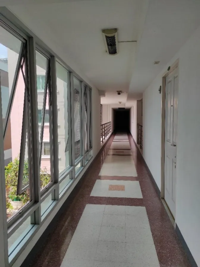 Urgent sale!! Condo Chateau in Town Ratchada 13, 4th floor, pool view, ready to move in, don't miss it!!