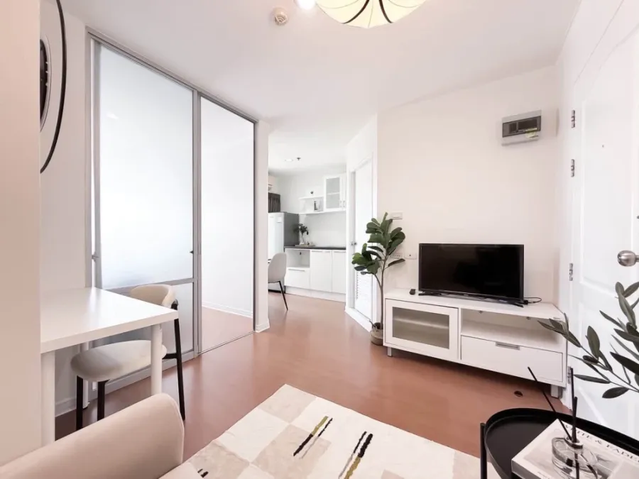 Selling Lumpini Condo Town Ramintra - Nawamin. High floor unit, beautifully decorated and fully furnished. A highly recommended purchase!