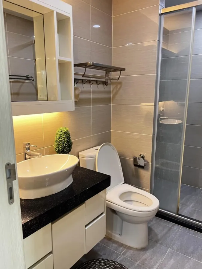 Condo for rent, J.R.Y Condo Rama 9, room decorated in a minimalist style, minimalist, nice built-ins, nice to sleep in, book now.