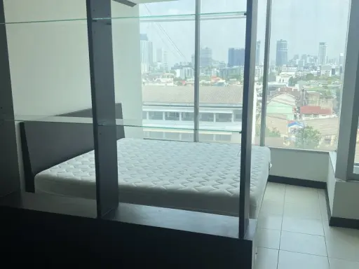 Selling La Maison Phaholyothin 24, spacious room, separating the room Pool view. Book now. Don't miss it.