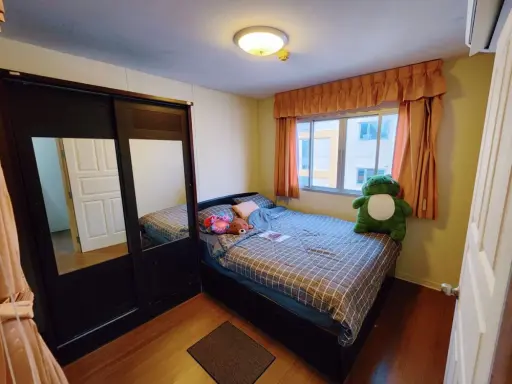 For rent: Lumpini Condo Town Rattanathibet, 8th floor, nice room, fully furnished, reserve now, hurry!
