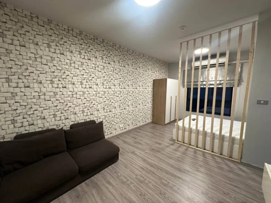 Condo UNIO Ramkhamhaeng - Serithai for rent. Nice unit, fully furnished, affordable price. Low floor. Book now, don't miss out!