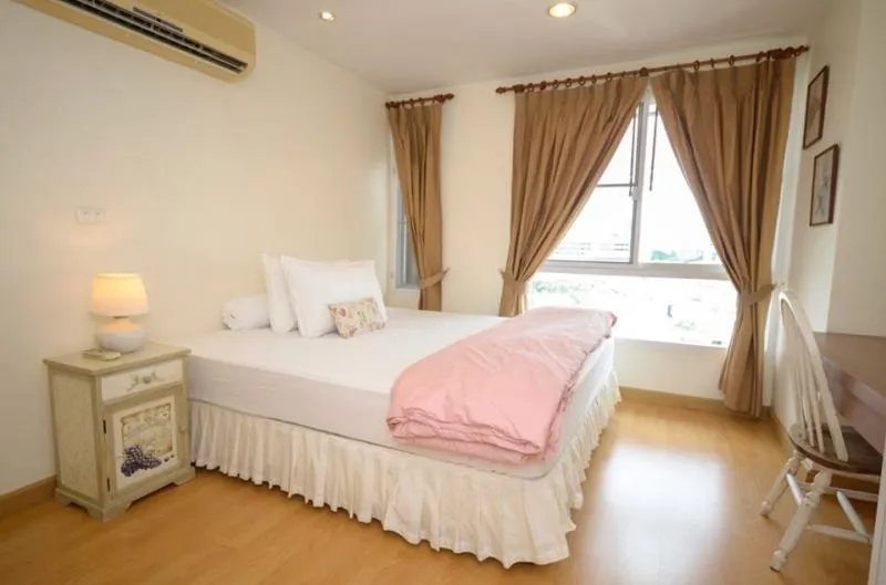 Condo for rent, Serene Place Sukhumvit 24, near the train, convenient to travel, fully furnished, ready to move in, hurry !!