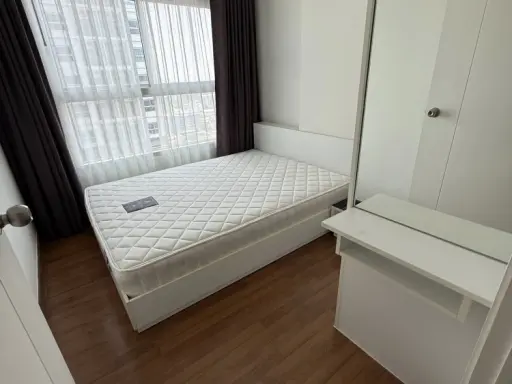 For rent: The Trust Condo Ngamwongwan, 1 bedroom, 1 bathroom, fully furnished. Just bring your bags and move in!